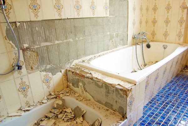 Bathtub Demolition in Bolingbrook